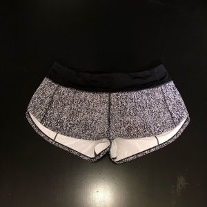 Size 6 Lululemon Low Rise Speed Up Short 2.5"